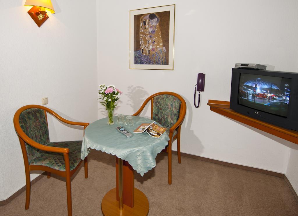 Pension Cafe Suzette Gotha Rom bilde